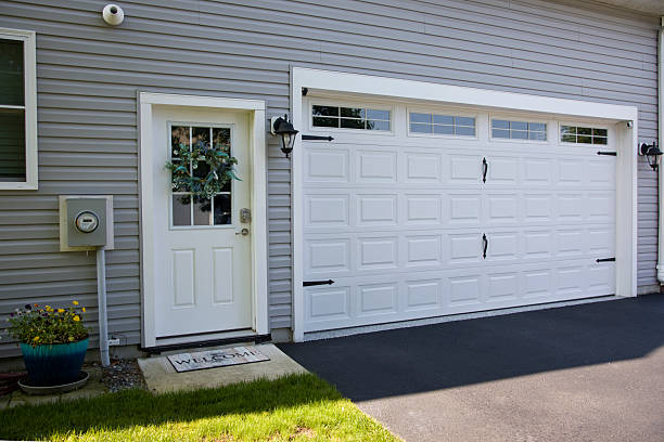 24/7 Emergency Garage Door Panel Replacement experts in Mercerville, NJ